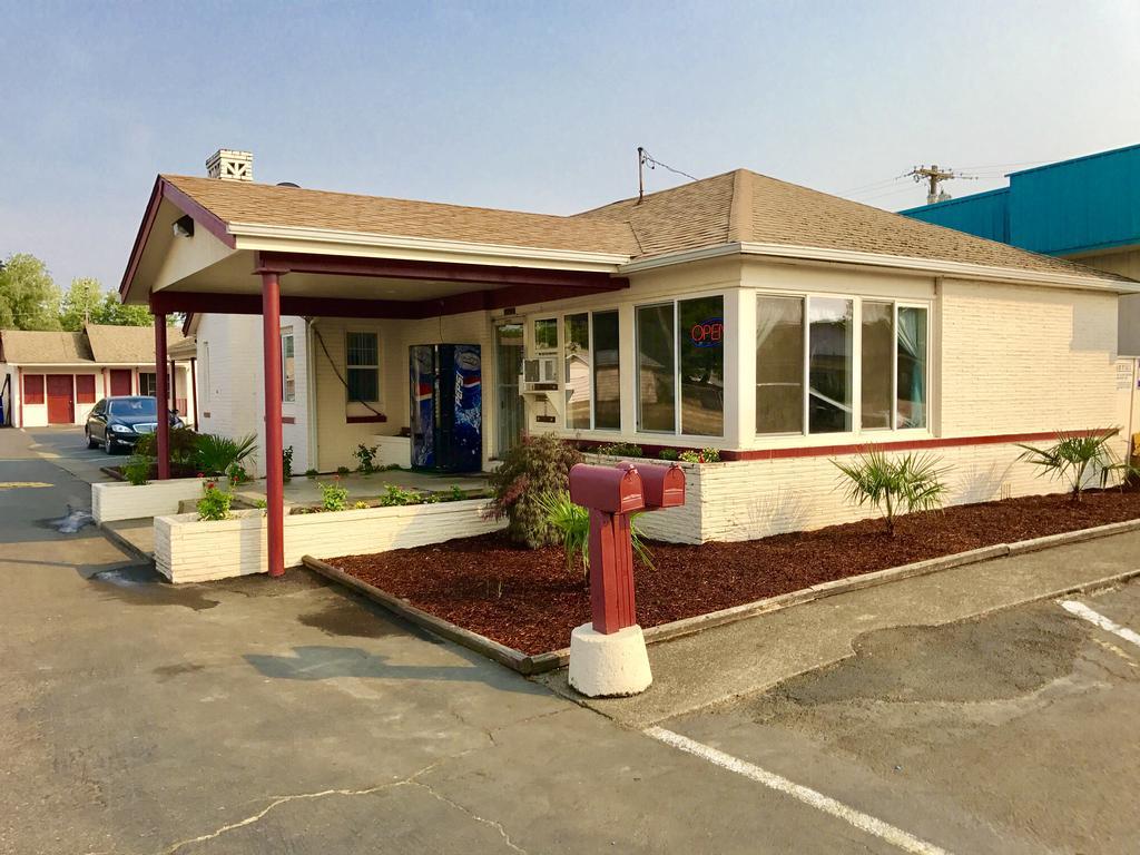 סאלם Travelers Inn Motel מראה חיצוני תמונה