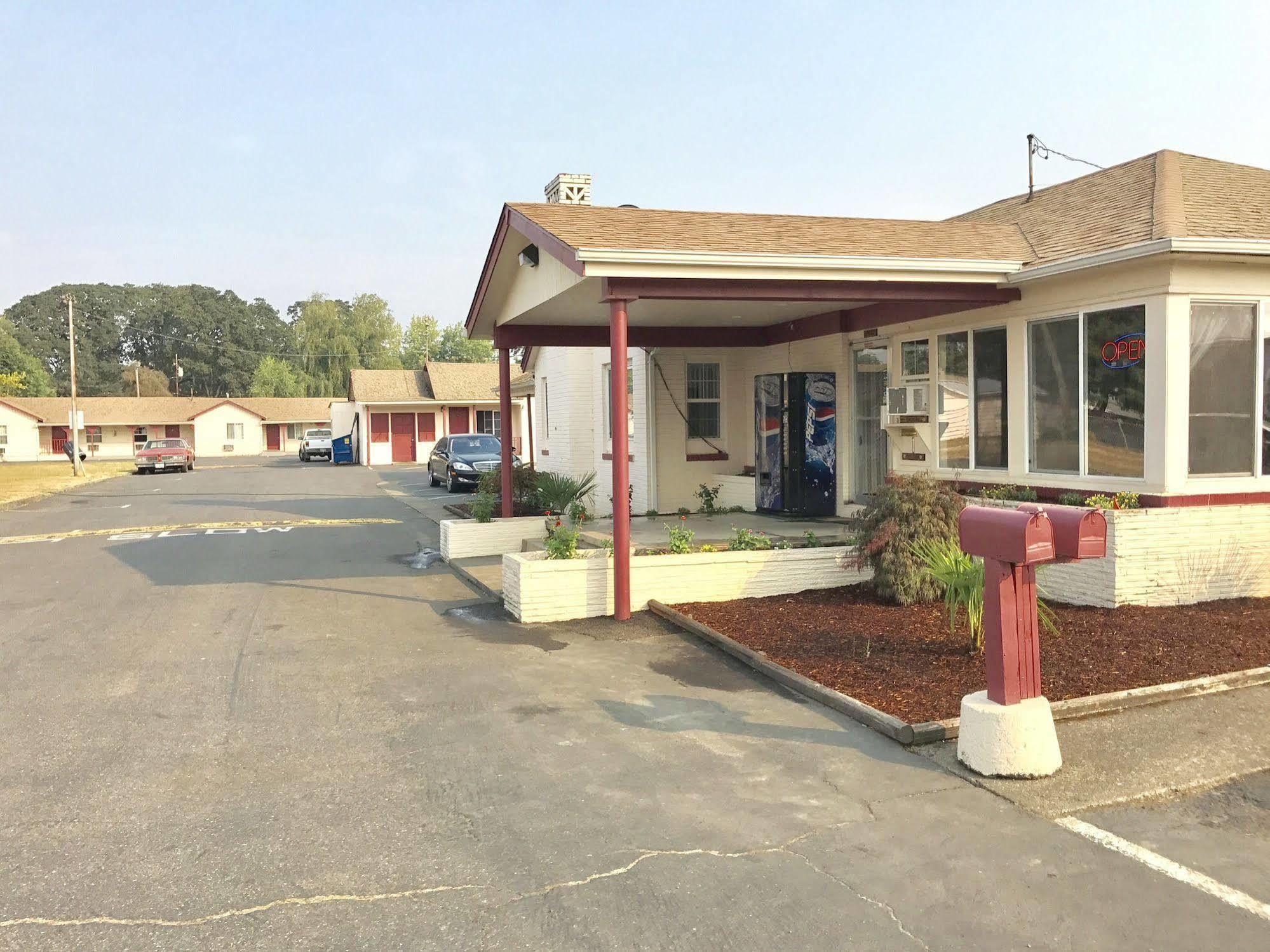 סאלם Travelers Inn Motel מראה חיצוני תמונה