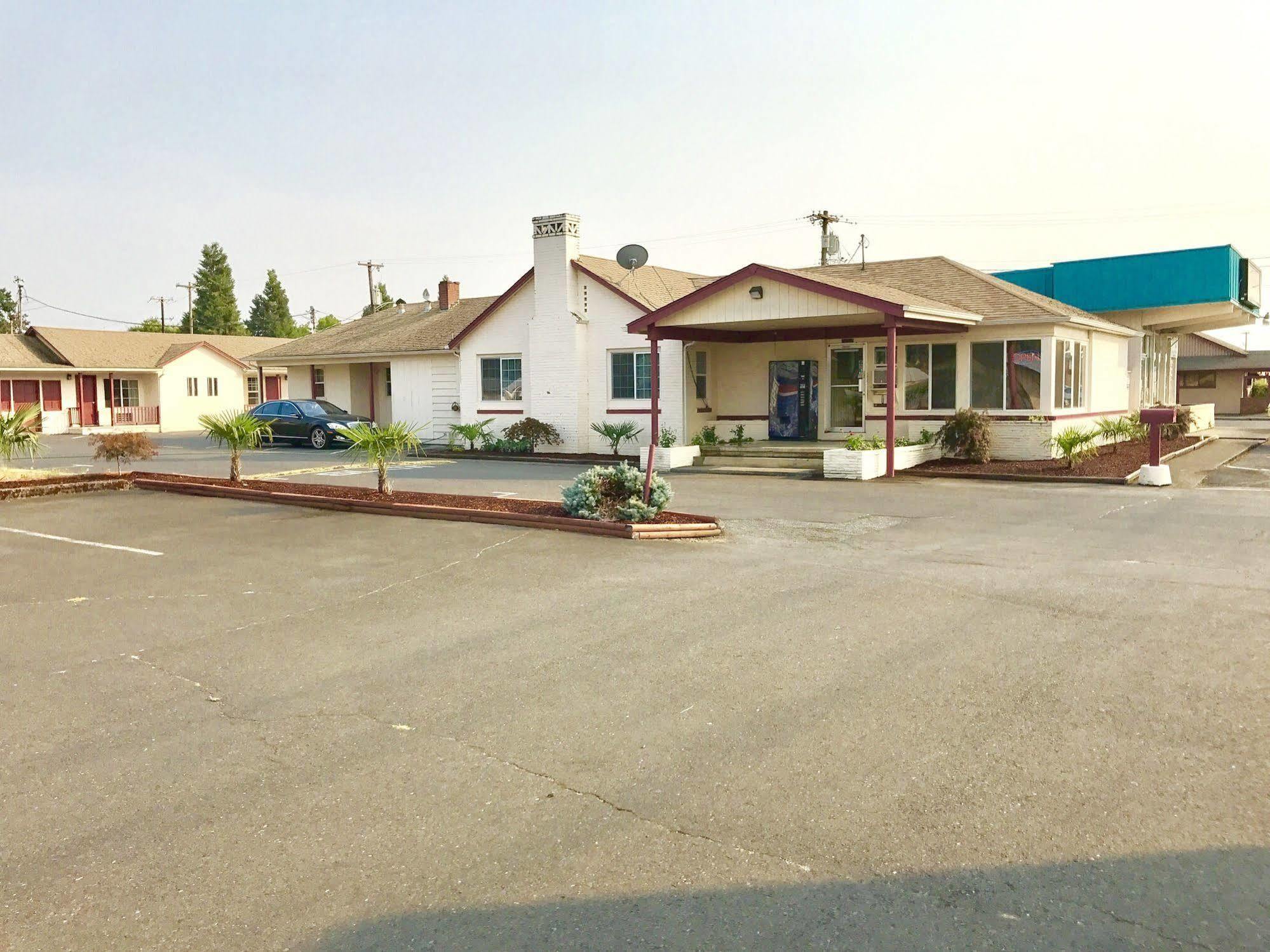 סאלם Travelers Inn Motel מראה חיצוני תמונה