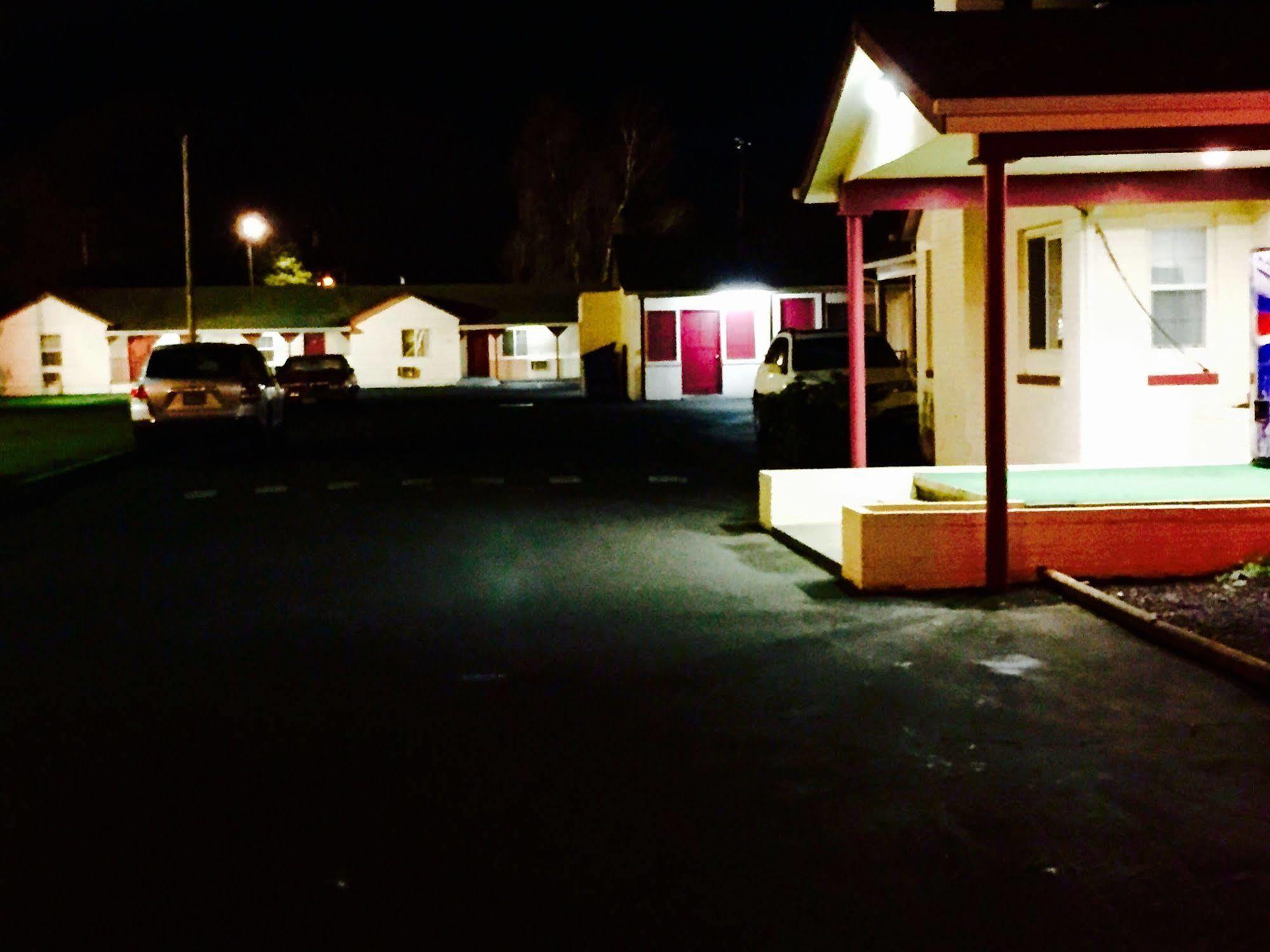 סאלם Travelers Inn Motel מראה חיצוני תמונה